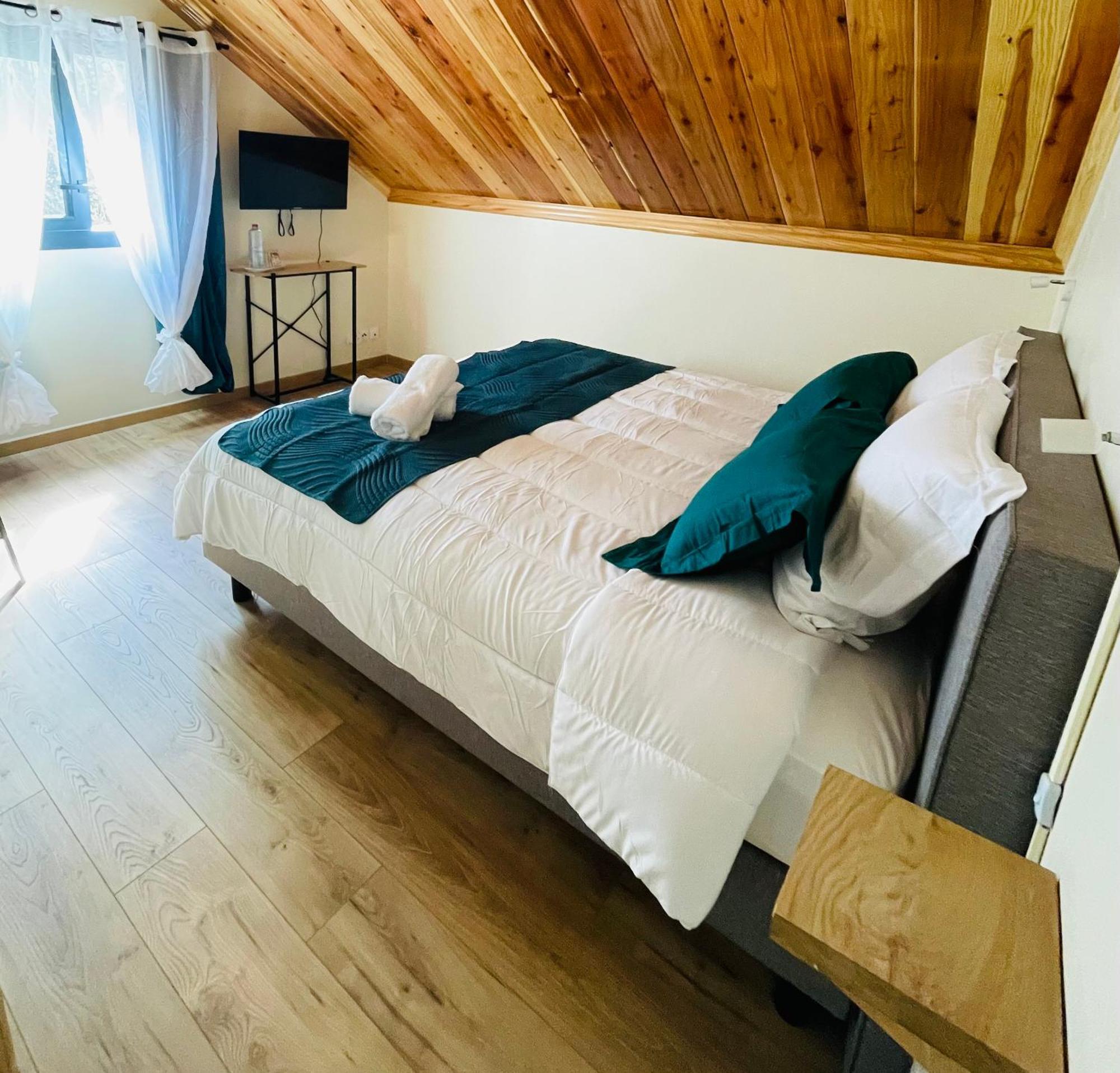 Au Sommet Des Salazes Hotel Салази Екстериор снимка