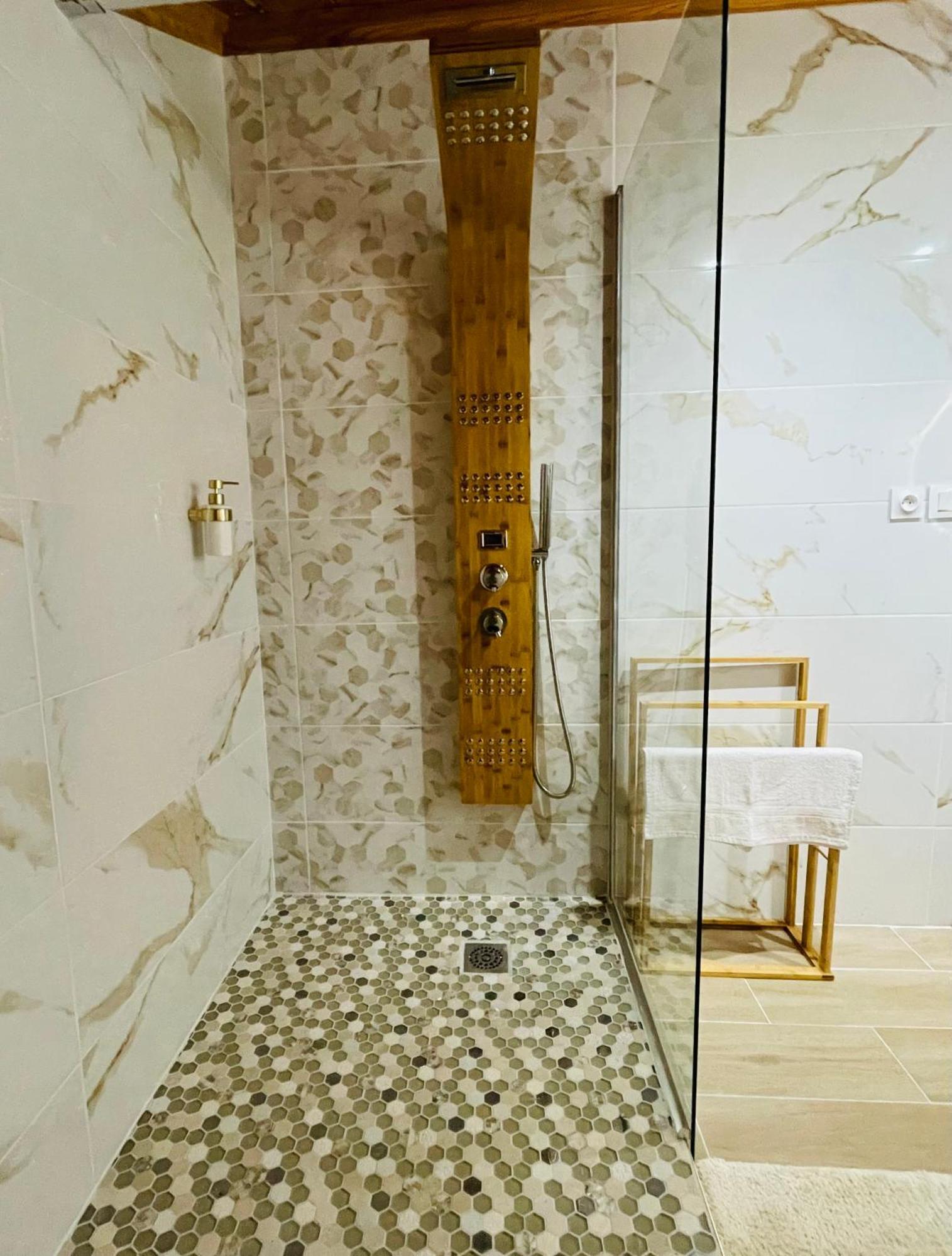 Au Sommet Des Salazes Hotel Салази Екстериор снимка